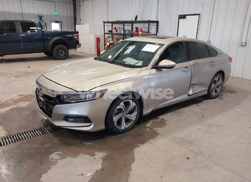 Photo 2 of 2018 Honda Accord EX (VIN 1HGCV1F47JA133995)