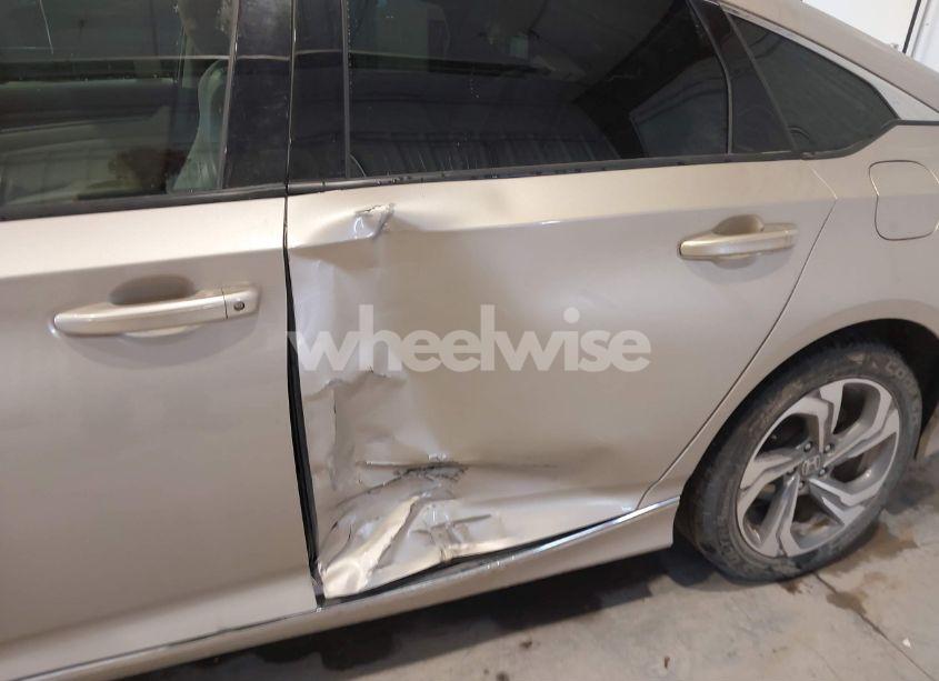 Photo 6 of 2018 Honda Accord EX (VIN 1HGCV1F47JA133995)