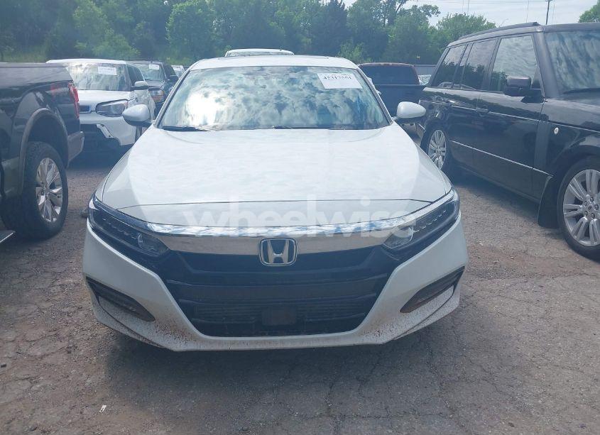 Photo 13 of 2018 Honda Accord EX (VIN 1HGCV1F47JA145581)
