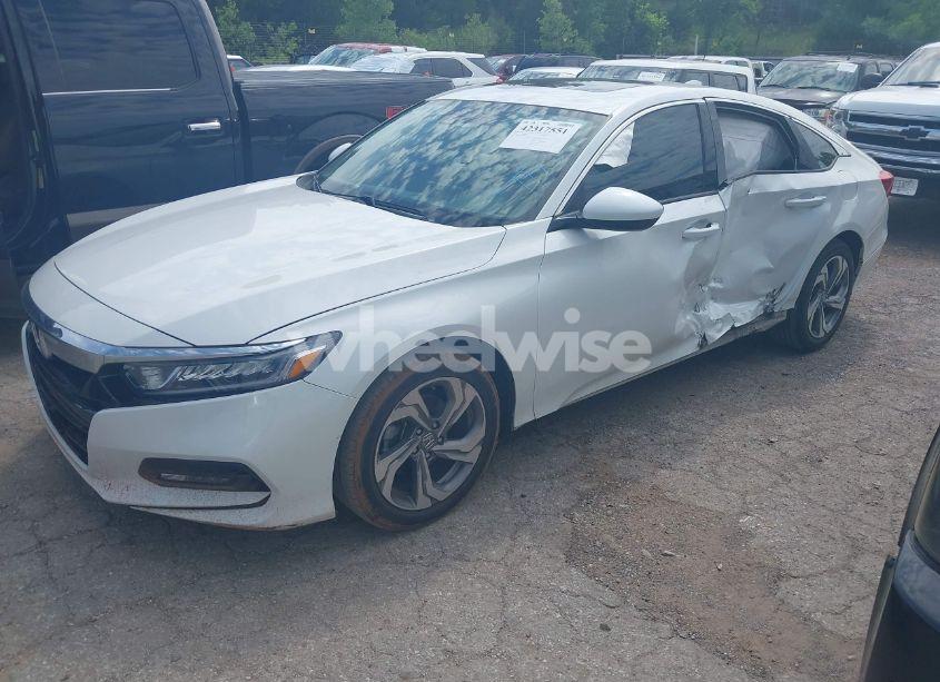 Photo 2 of 2018 Honda Accord EX (VIN 1HGCV1F47JA145581)
