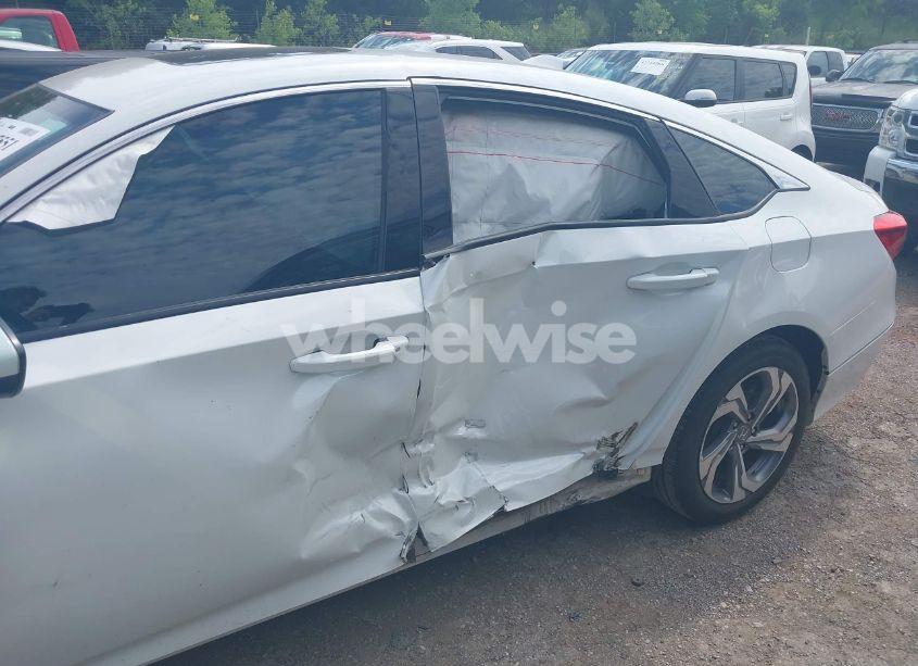 Photo 6 of 2018 Honda Accord EX (VIN 1HGCV1F47JA145581)