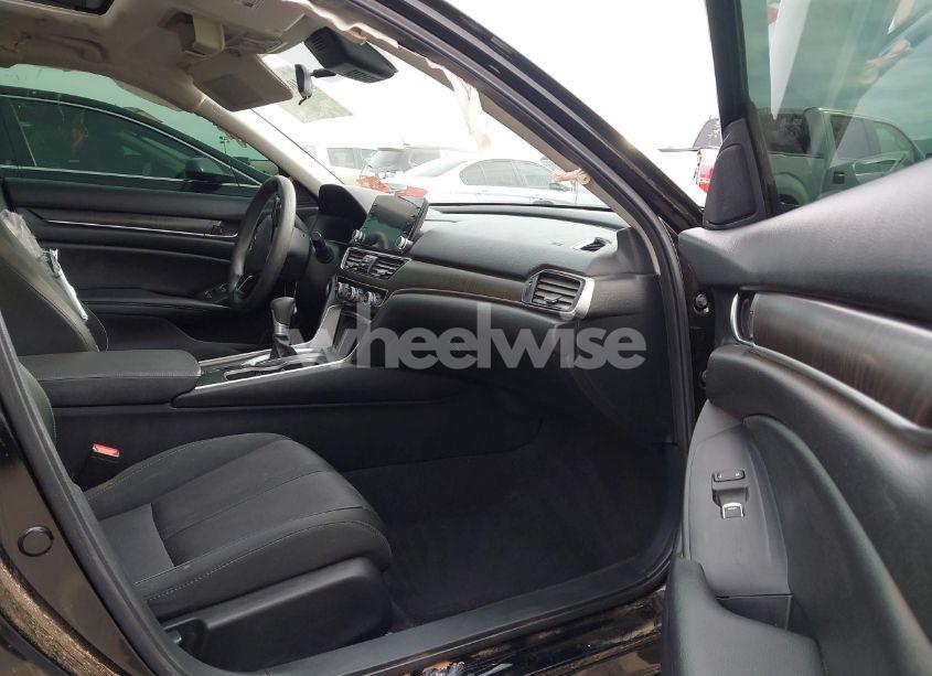 Photo 5 of 2019 Honda Accord EX (VIN 1HGCV1F47KA022770)