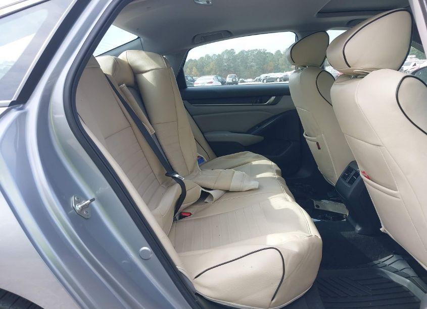 Photo 8 of 2019 Honda Accord EX (VIN 1HGCV1F47KA105986)