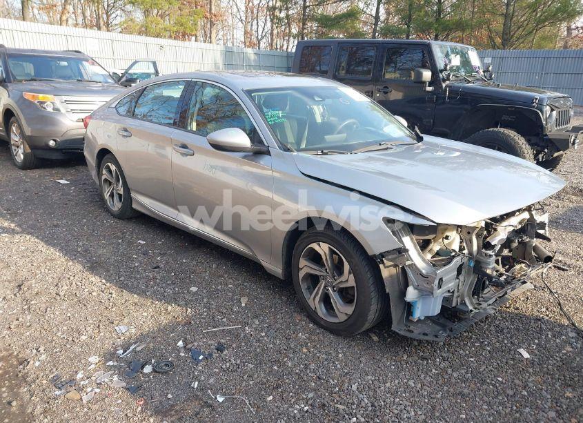 2019 Honda Accord EX (VIN 1HGCV1F47KA112789) main photo