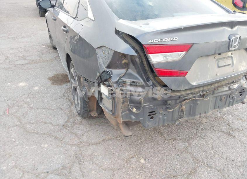 Photo 18 of 2018 Honda Accord EX (VIN 1HGCV1F48JA006852)