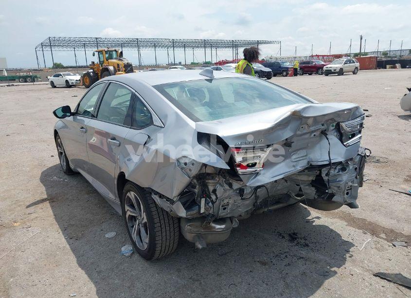 Photo 3 of 2018 Honda Accord EX (VIN 1HGCV1F48JA013462)