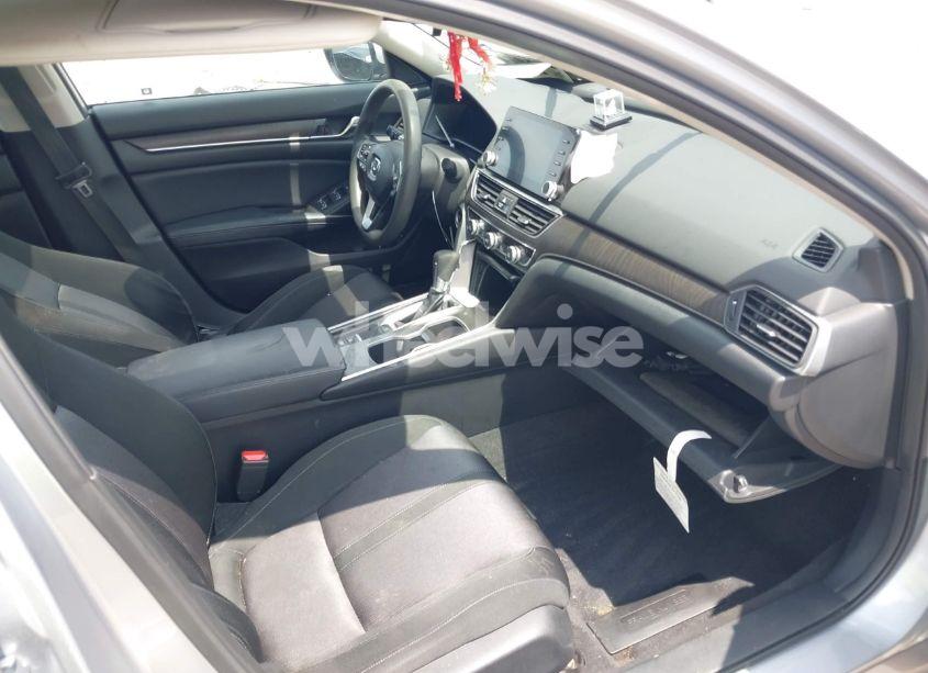 Photo 5 of 2018 Honda Accord EX (VIN 1HGCV1F48JA013462)