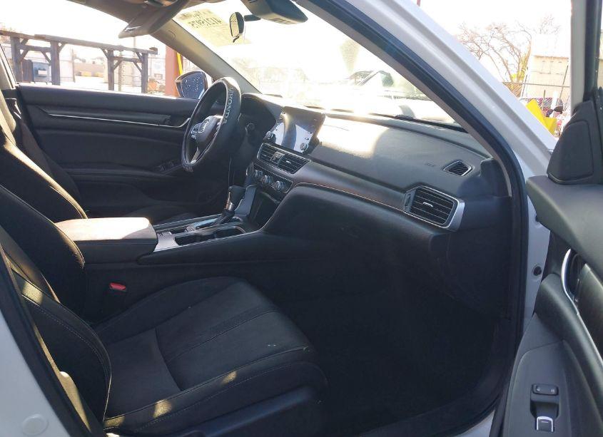 Photo 5 of 2019 Honda Accord EX (VIN 1HGCV1F48KA013480)