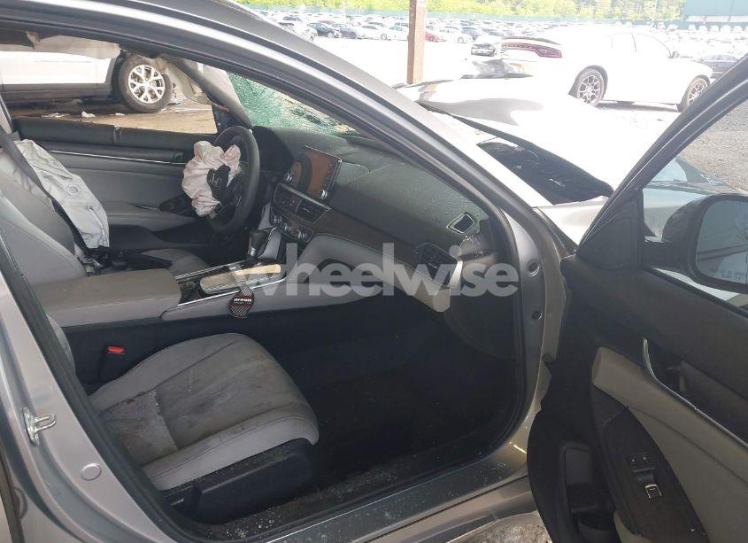 Photo 5 of 2020 Honda Accord EX (VIN 1HGCV1F48LA096846)