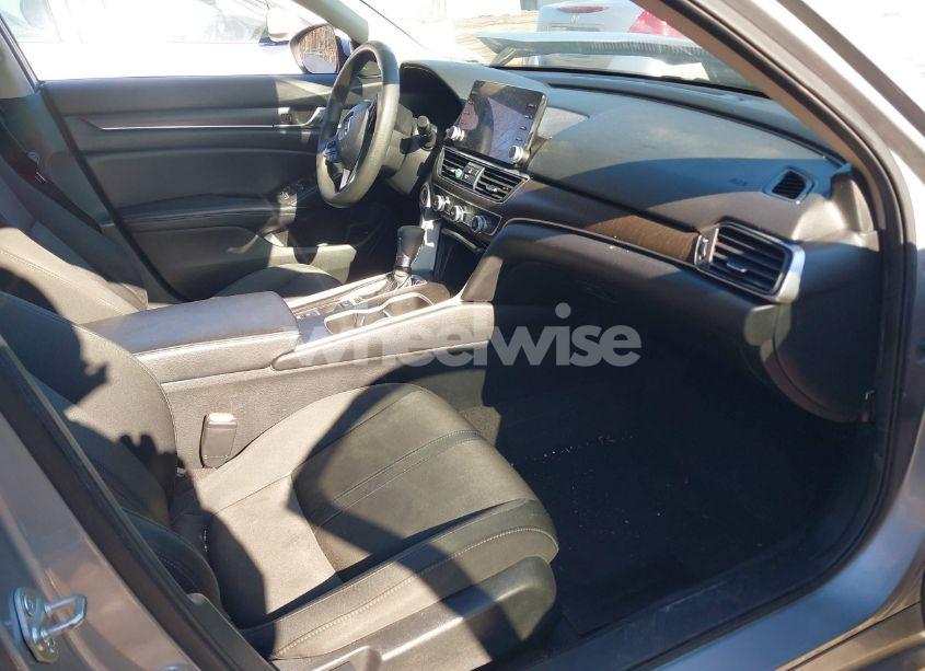 Photo 5 of 2018 Honda Accord EX (VIN 1HGCV1F49JA113795)