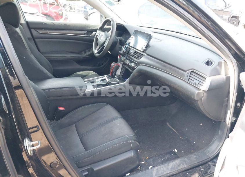 Photo 5 of 2019 Honda Accord EX (VIN 1HGCV1F49KA021832)