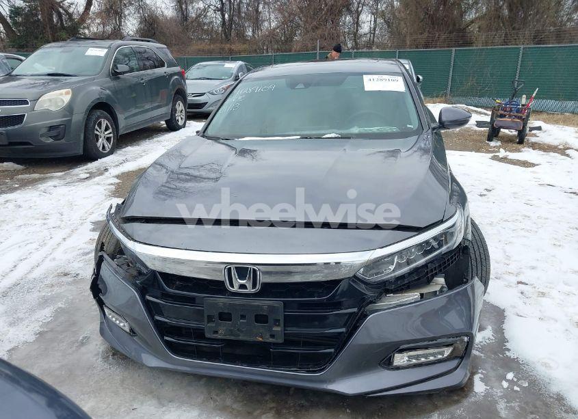 Photo 13 of 2019 Honda Accord EX (VIN 1HGCV1F49KA102636)