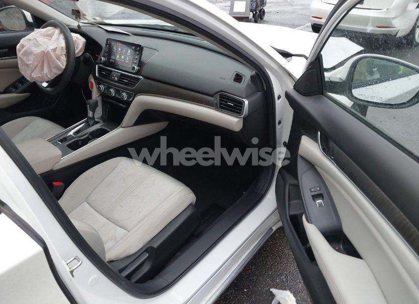 Photo 5 of 2019 Honda Accord EX (VIN 1HGCV1F49KA138469)