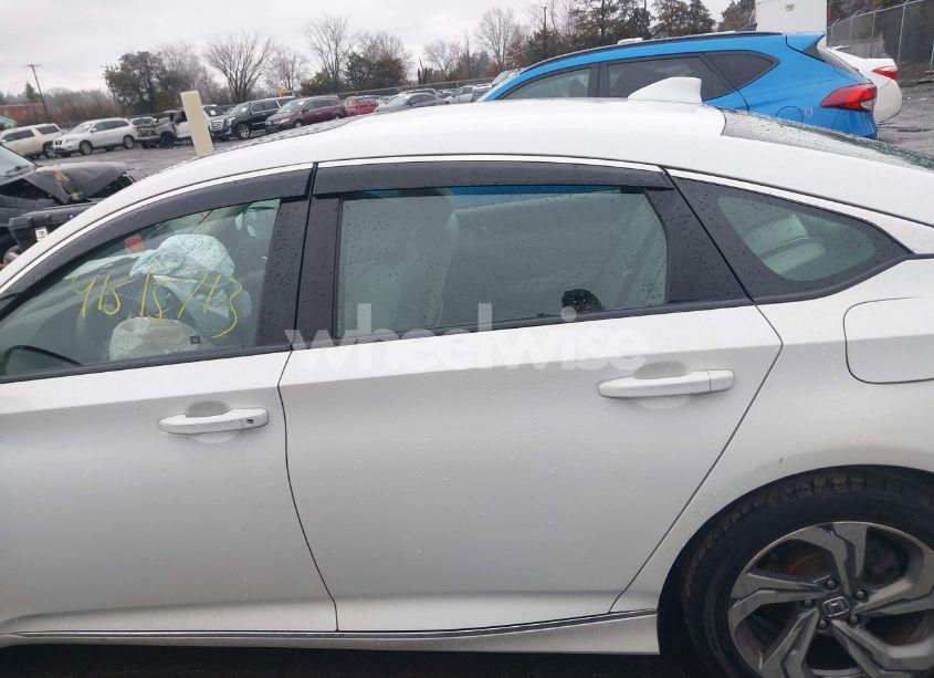 Photo 14 of 2018 Honda Accord EX (VIN 1HGCV1F4XJA032479)