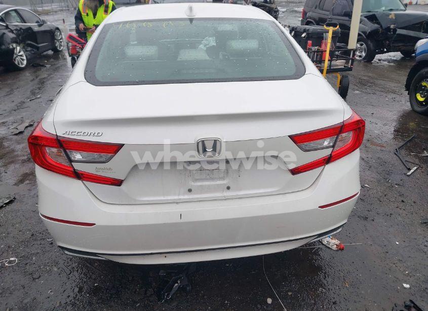 Photo 16 of 2018 Honda Accord EX (VIN 1HGCV1F4XJA032479)