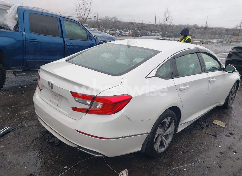 Photo 4 of 2018 Honda Accord EX (VIN 1HGCV1F4XJA032479)