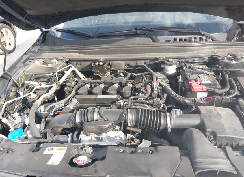 Photo 10 of 2018 Honda Accord EX (VIN 1HGCV1F4XJA037861)