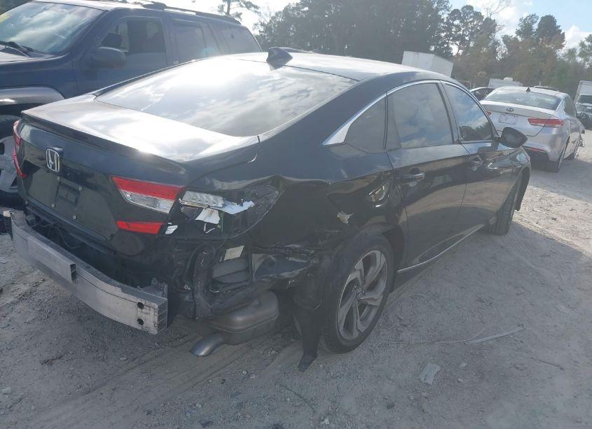 Photo 4 of 2018 Honda Accord EX (VIN 1HGCV1F4XJA037861)