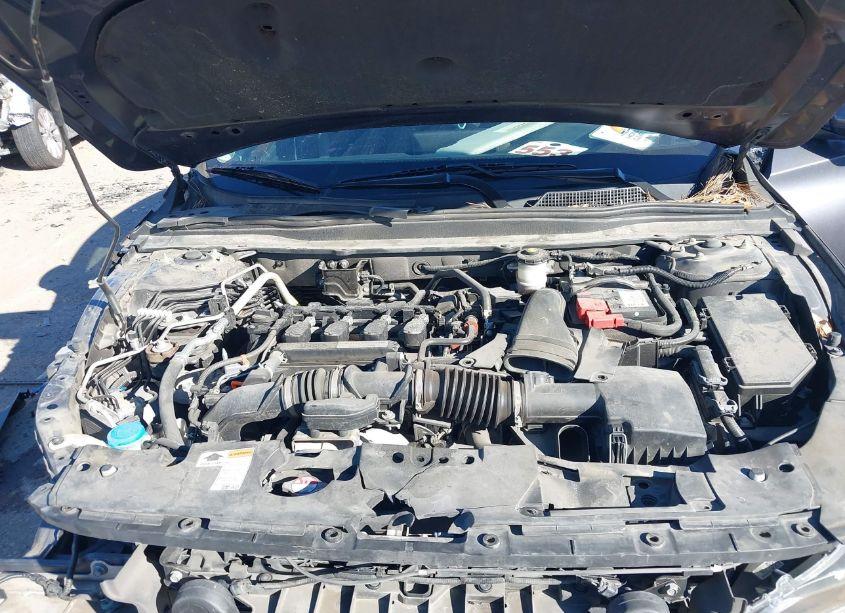 Photo 10 of 2018 Honda Accord EX (VIN 1HGCV1F4XJA087417)