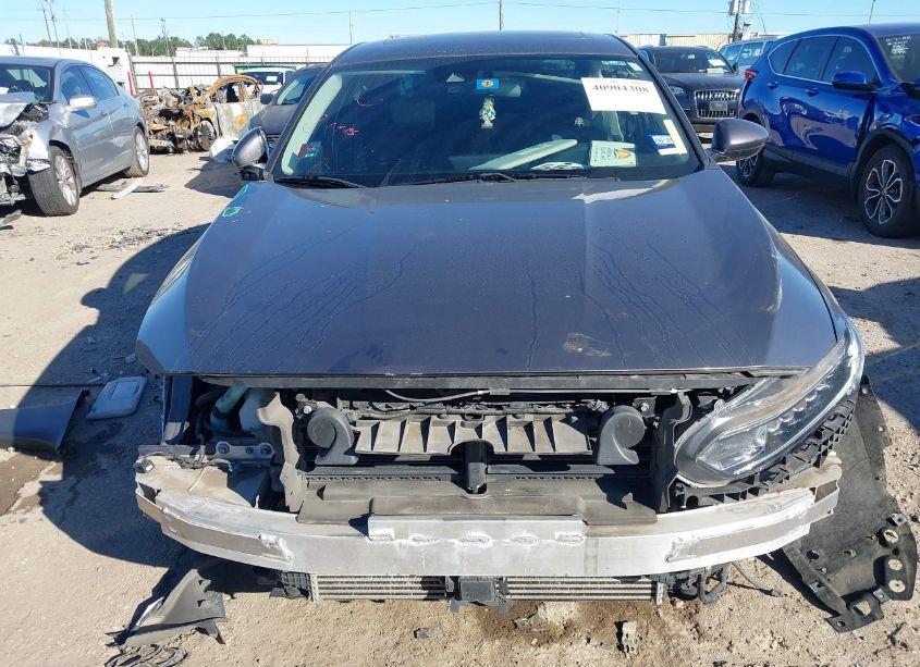 Photo 13 of 2018 Honda Accord EX (VIN 1HGCV1F4XJA087417)