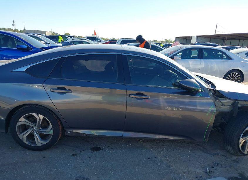 Photo 14 of 2018 Honda Accord EX (VIN 1HGCV1F4XJA087417)