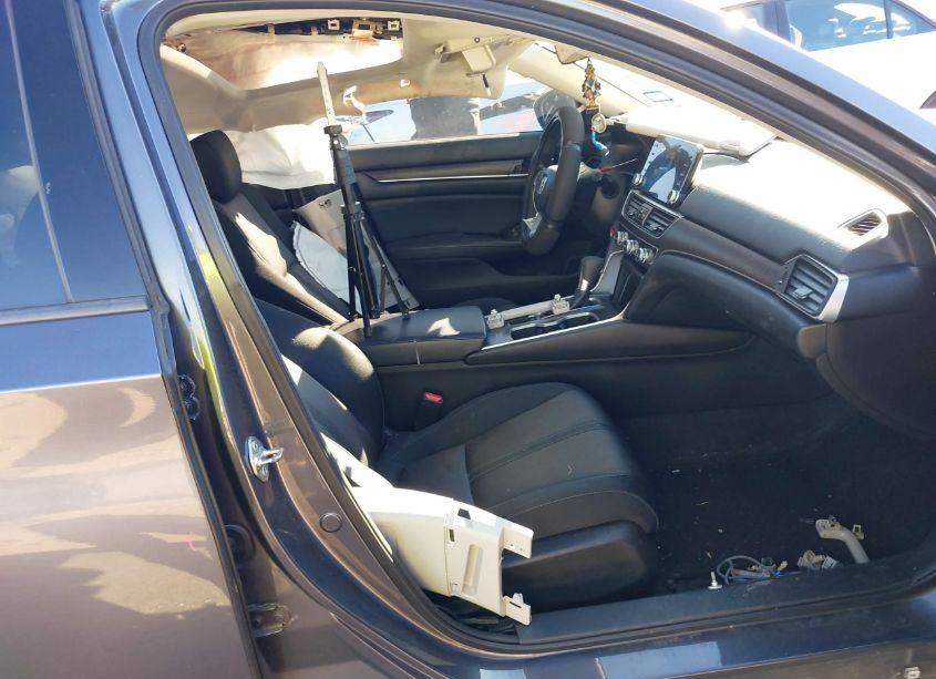 Photo 5 of 2018 Honda Accord EX (VIN 1HGCV1F4XJA087417)