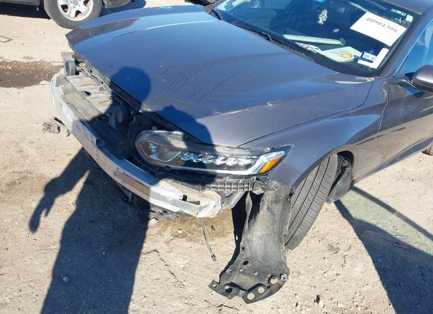 Photo 6 of 2018 Honda Accord EX (VIN 1HGCV1F4XJA087417)