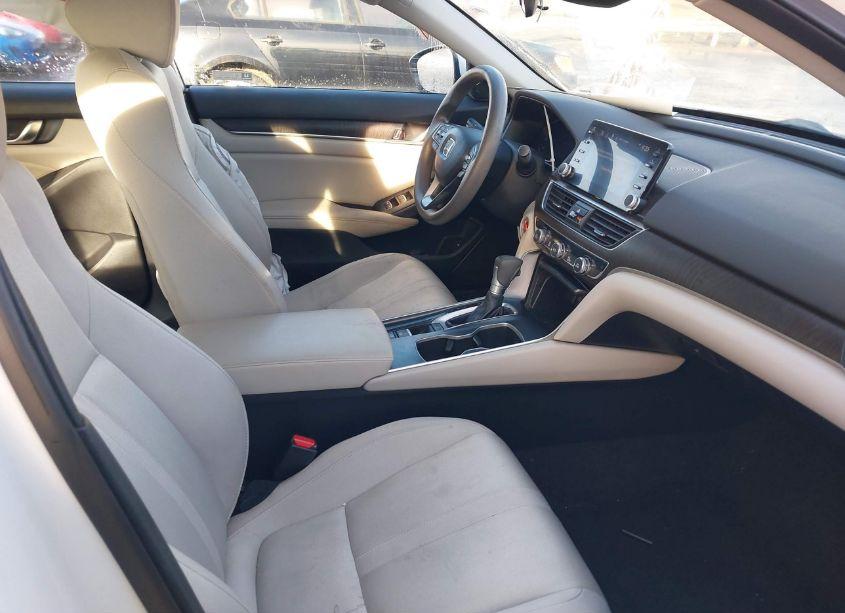 Photo 5 of 2018 Honda Accord EX (VIN 1HGCV1F4XJA138270)