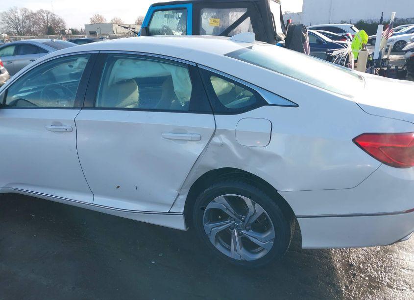 Photo 6 of 2018 Honda Accord EX (VIN 1HGCV1F4XJA138270)