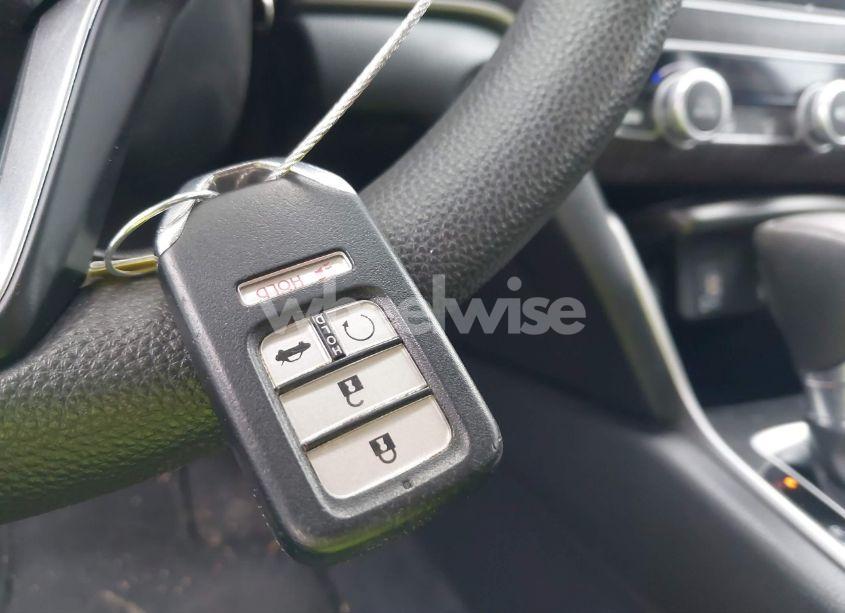 Photo 11 of 2018 Honda Accord EX (VIN 1HGCV1F4XJA143212)