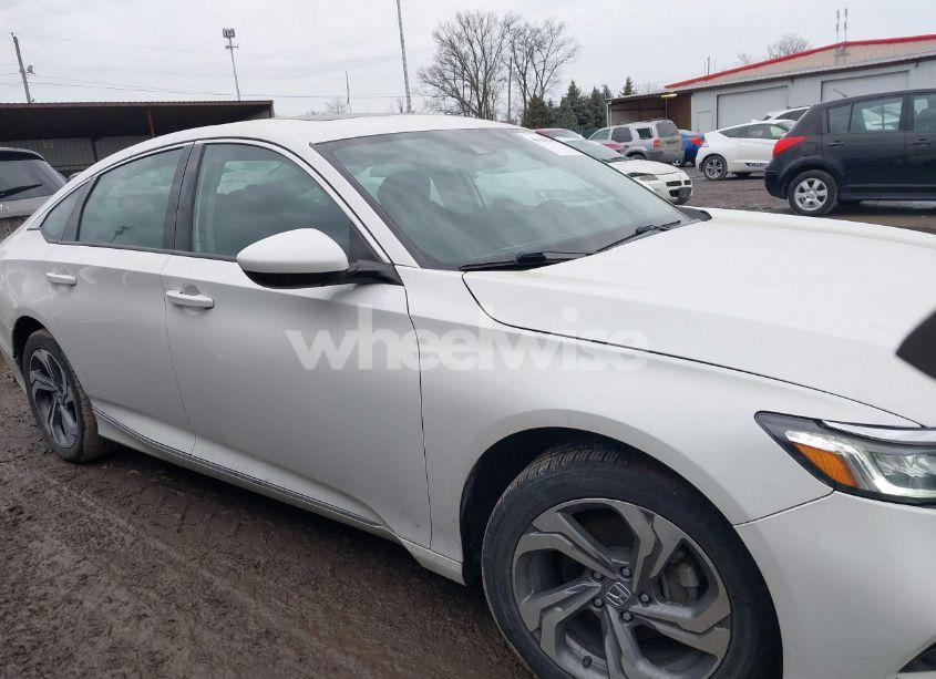 Photo 14 of 2018 Honda Accord EX (VIN 1HGCV1F4XJA143212)