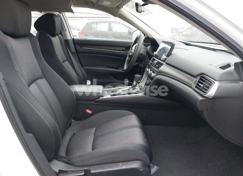 Photo 5 of 2018 Honda Accord EX (VIN 1HGCV1F4XJA143212)