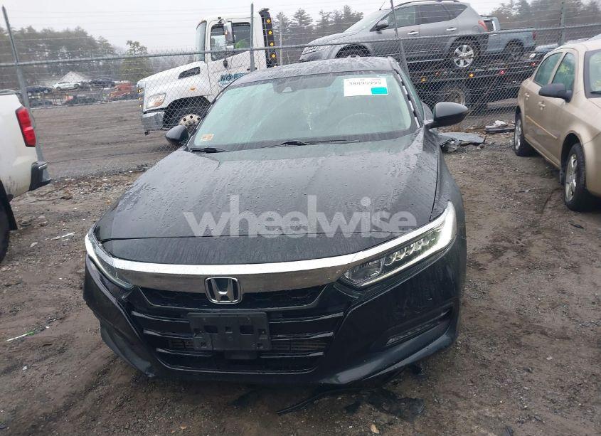 Photo 13 of 2018 Honda Accord EX (VIN 1HGCV1F4XJA171396)