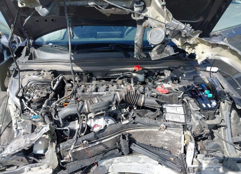 Photo 10 of 2018 Honda Accord EX (VIN 1HGCV1F4XJA216692)