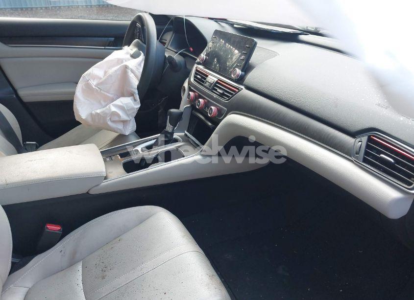 Photo 5 of 2019 Honda Accord EX (VIN 1HGCV1F4XKA068139)