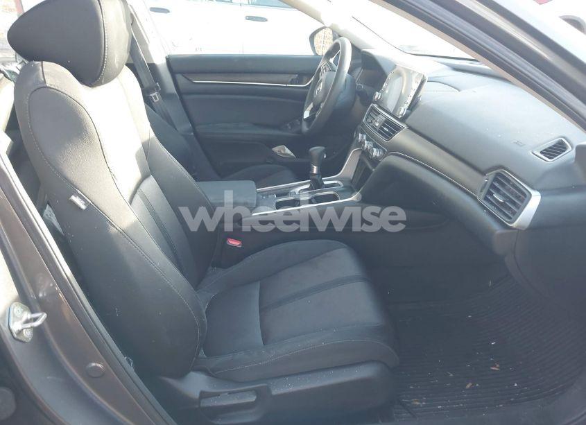 Photo 5 of 2019 Honda Accord EX (VIN 1HGCV1F4XKA078606)