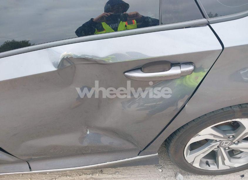 Photo 18 of 2020 Honda Accord EX (VIN 1HGCV1F4XLA014535)