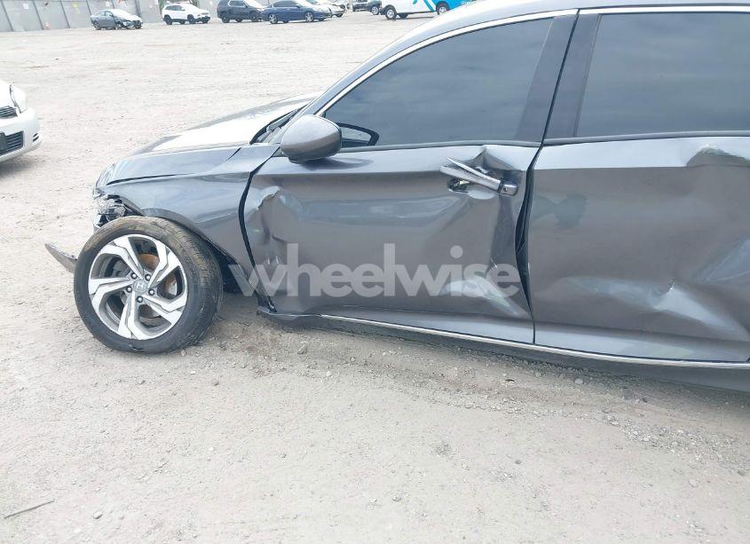 Photo 5 of 2020 Honda Accord EX (VIN 1HGCV1F4XLA014535)