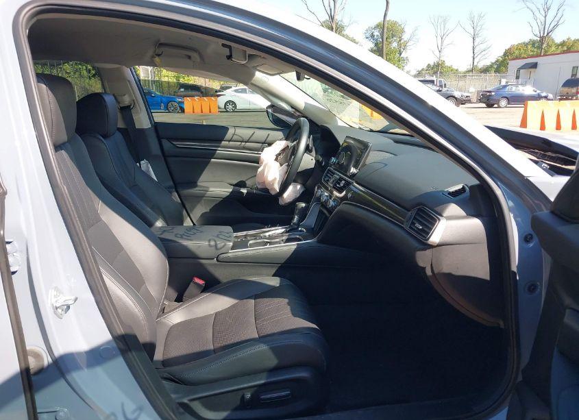 Photo 5 of 2022 Honda Accord SPORT SPECIAL EDITION (VIN 1HGCV1F4XNA053340)