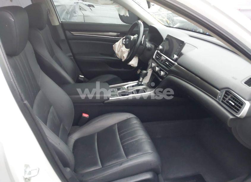 Photo 5 of 2022 Honda Accord SPORT SE (VIN 1HGCV1F4XNA084698)