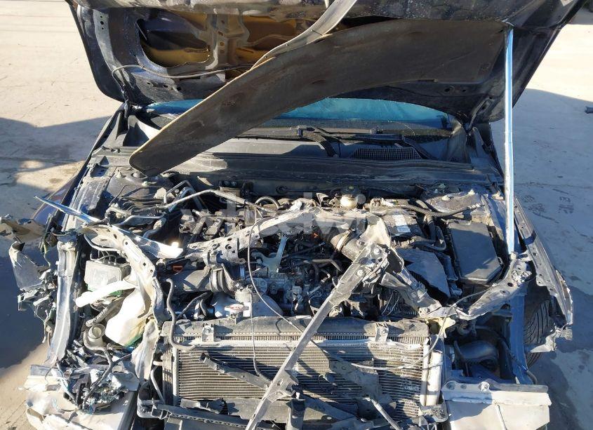 Photo 10 of 2018 Honda Accord EX-L (VIN 1HGCV1F50JA067976)