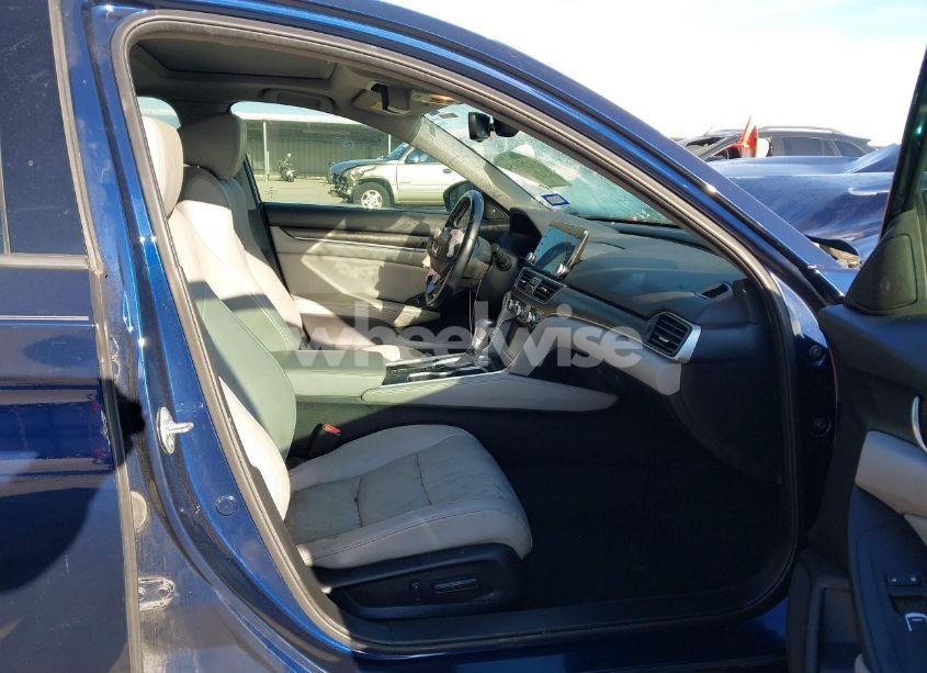 Photo 5 of 2018 Honda Accord EX-L (VIN 1HGCV1F50JA067976)