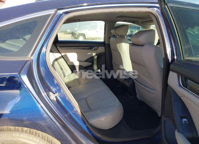 Photo 8 of 2018 Honda Accord EX-L (VIN 1HGCV1F50JA067976)