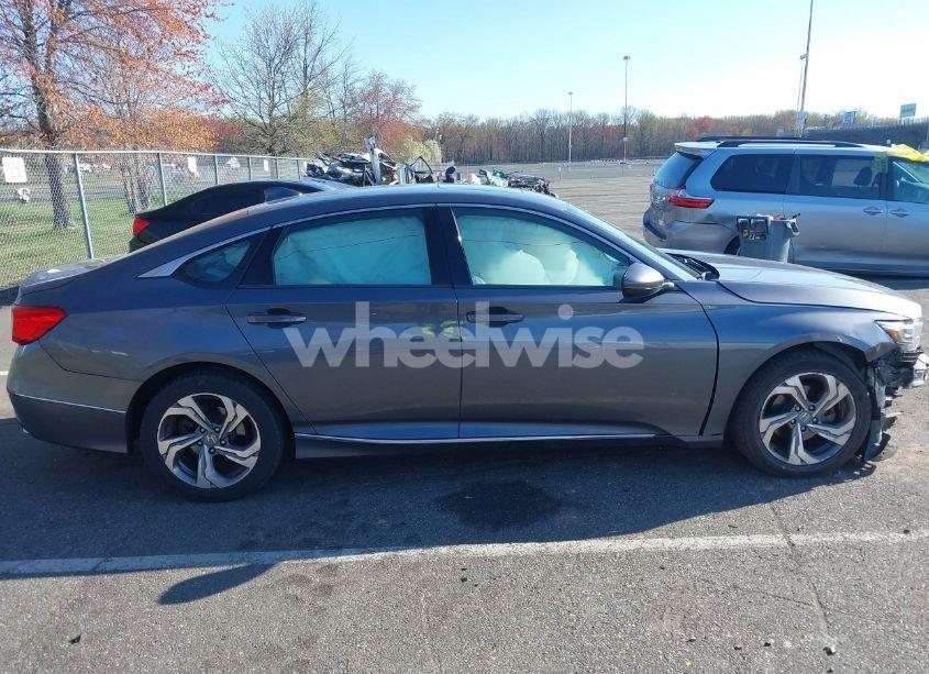 Photo 13 of 2018 Honda Accord EX-L (VIN 1HGCV1F50JA085250)