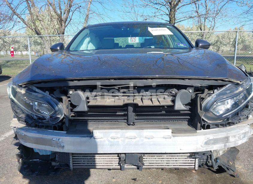 Photo 6 of 2018 Honda Accord EX-L (VIN 1HGCV1F50JA085250)