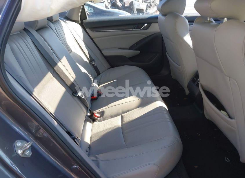 Photo 8 of 2018 Honda Accord EX-L (VIN 1HGCV1F50JA085250)