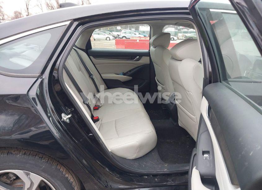 Photo 8 of 2018 Honda Accord EX-L (VIN 1HGCV1F50JA088522)