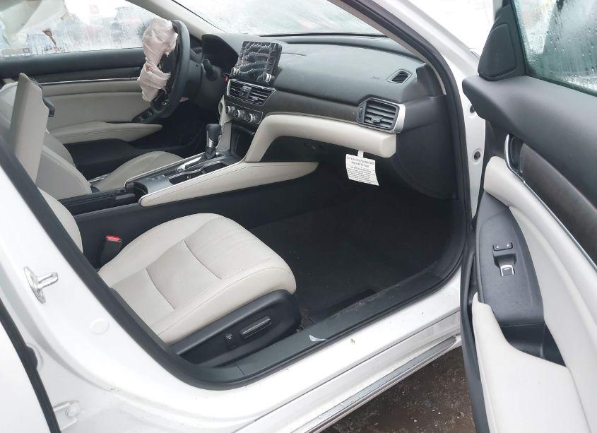 Photo 5 of 2018 Honda Accord EX-L (VIN 1HGCV1F50JA094174)