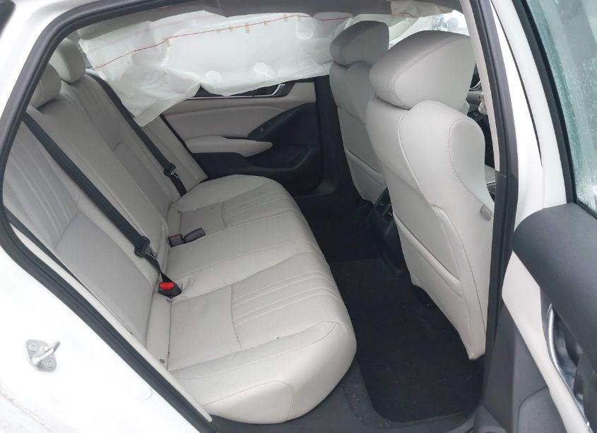 Photo 8 of 2018 Honda Accord EX-L (VIN 1HGCV1F50JA094174)