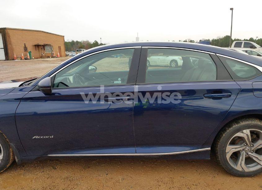 Photo 14 of 2018 Honda Accord EX-L (VIN 1HGCV1F50JA196140)